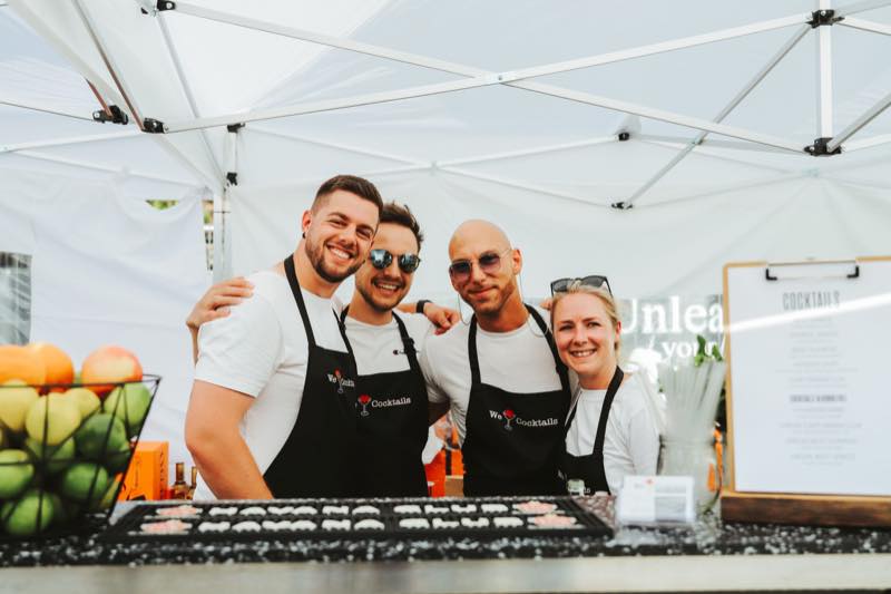 Cocktailteam unter dem Pavillon