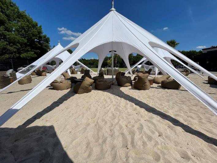 Sternzelte im Sandbereich